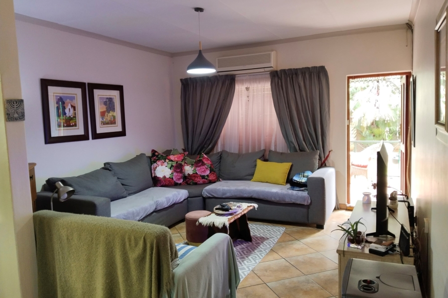 5 Bedroom Property for Sale in Meerhof North West